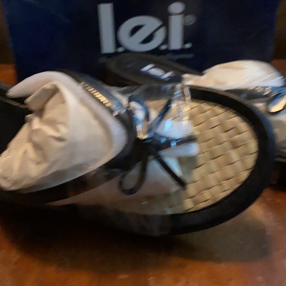 LEI new in box sandals black “fader” - Picture 4 of 8